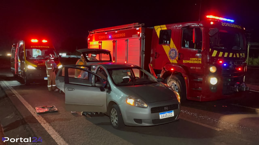 Mulher fica ferida após colisão entre dois carros em Cascavel