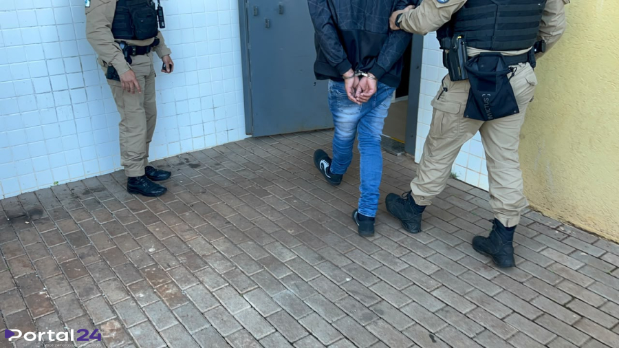 Homem com mandado por furto é preso pela Polícia Militar em Cascavel