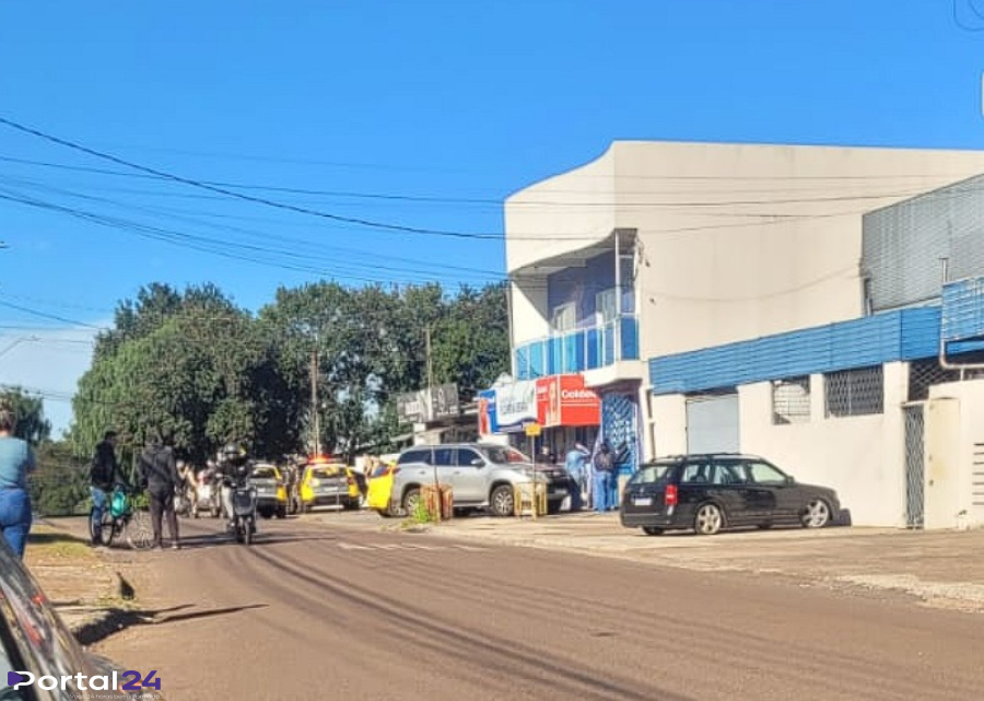 Grande mobilização policial após acidente termina com abordagem de suspeito no Guarujá, em Cascavel