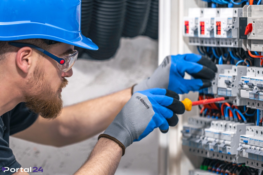 Prefeitura prorroga inscrições para curso gratuito de eletricista predial