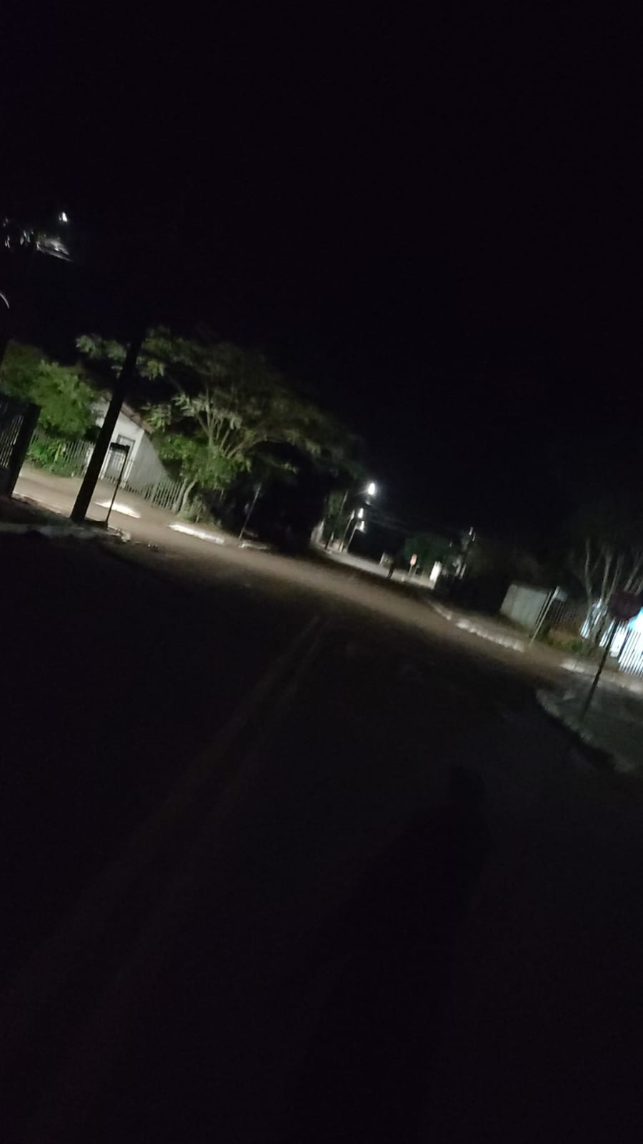 Moradores cobram solução para falta de iluminação pública em Santa Tereza do Oeste
