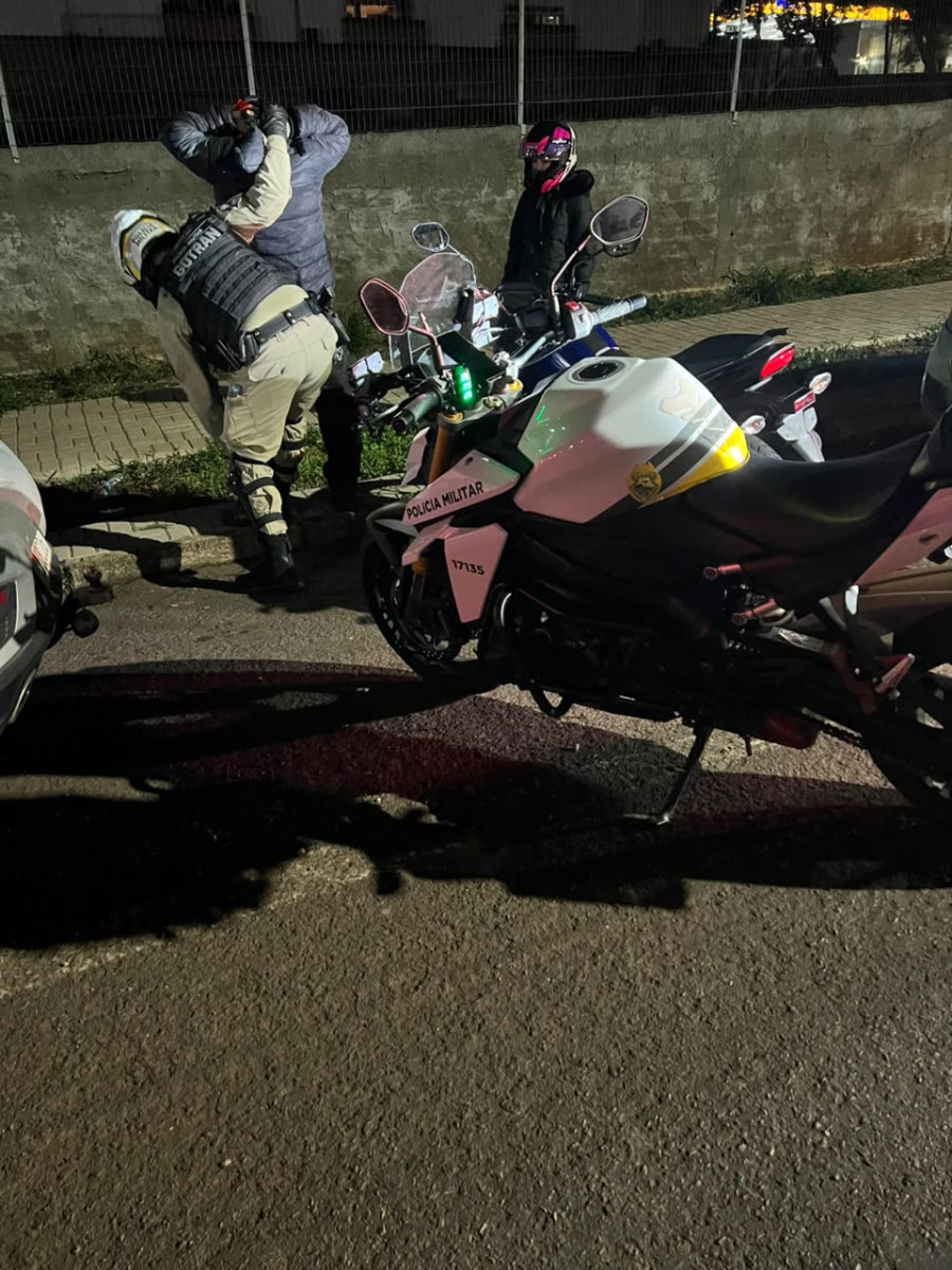 Operação da PM aplica 60 multas e recolhe quatro motos em Cascavel