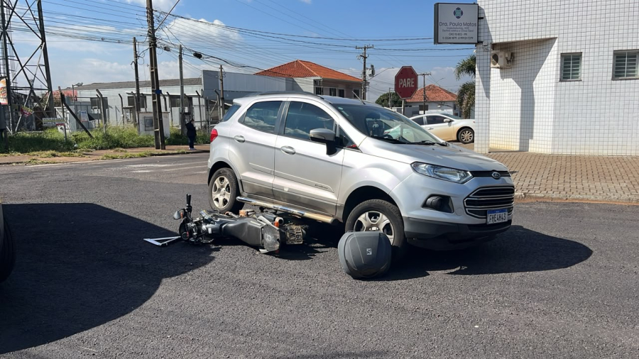 Moto para embaixo de Ecosport no XIV de Novembro