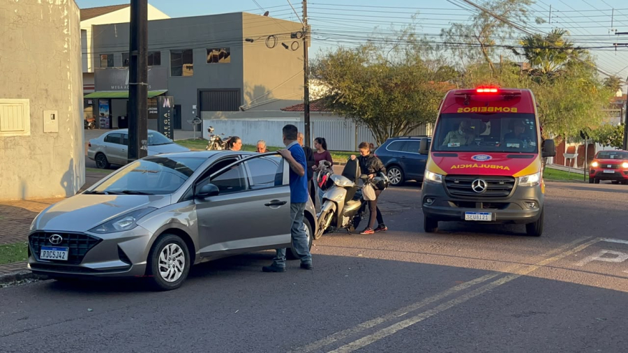 HB20 e Honda Biz colidem no Pacaembu