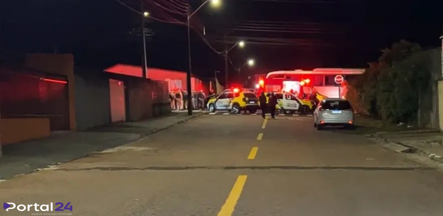 Viatura da Polícia Militar colide com ônibus durante acompanhamento e deixa três policiais feridos em Ponta Grossa