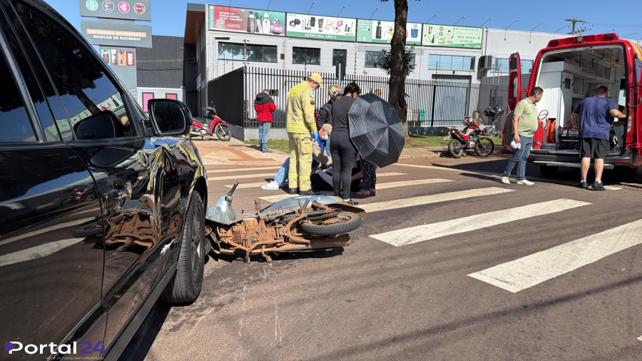 Colisão entre carro e motocicleta deixa duas mulheres feridas em cruzamento de Cascavel