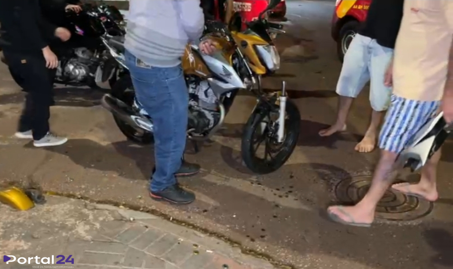 Entregador fica ferido após colisão em cruzamento de Cascavel; motorista abandona o local