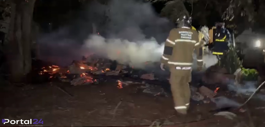 Incêndio destrói depósito de madeira na região de Sede Alvorada