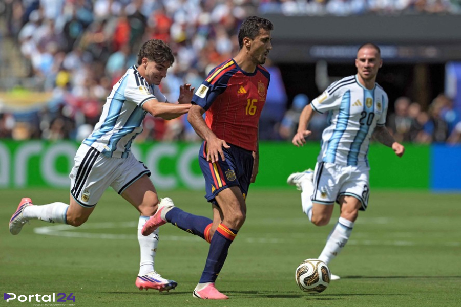 Espanha conquista o bicampeonato da Copa do Mundo ao vencer a Argentina na prorrogação