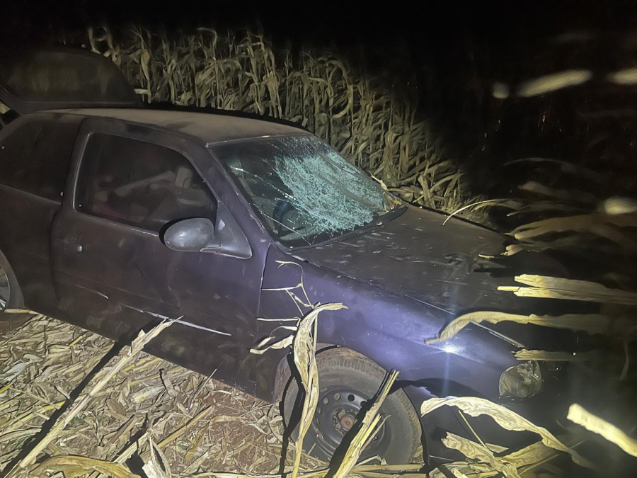 Gol tomba na PR-182 e motorista fica ferido em Maripá