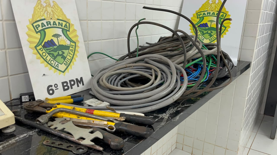 Dupla é presa suspeita de furto de fios no centro