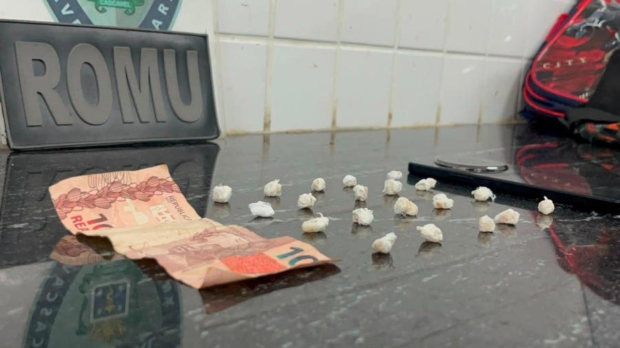 ROMU prende mulher por tráfico no Floresta