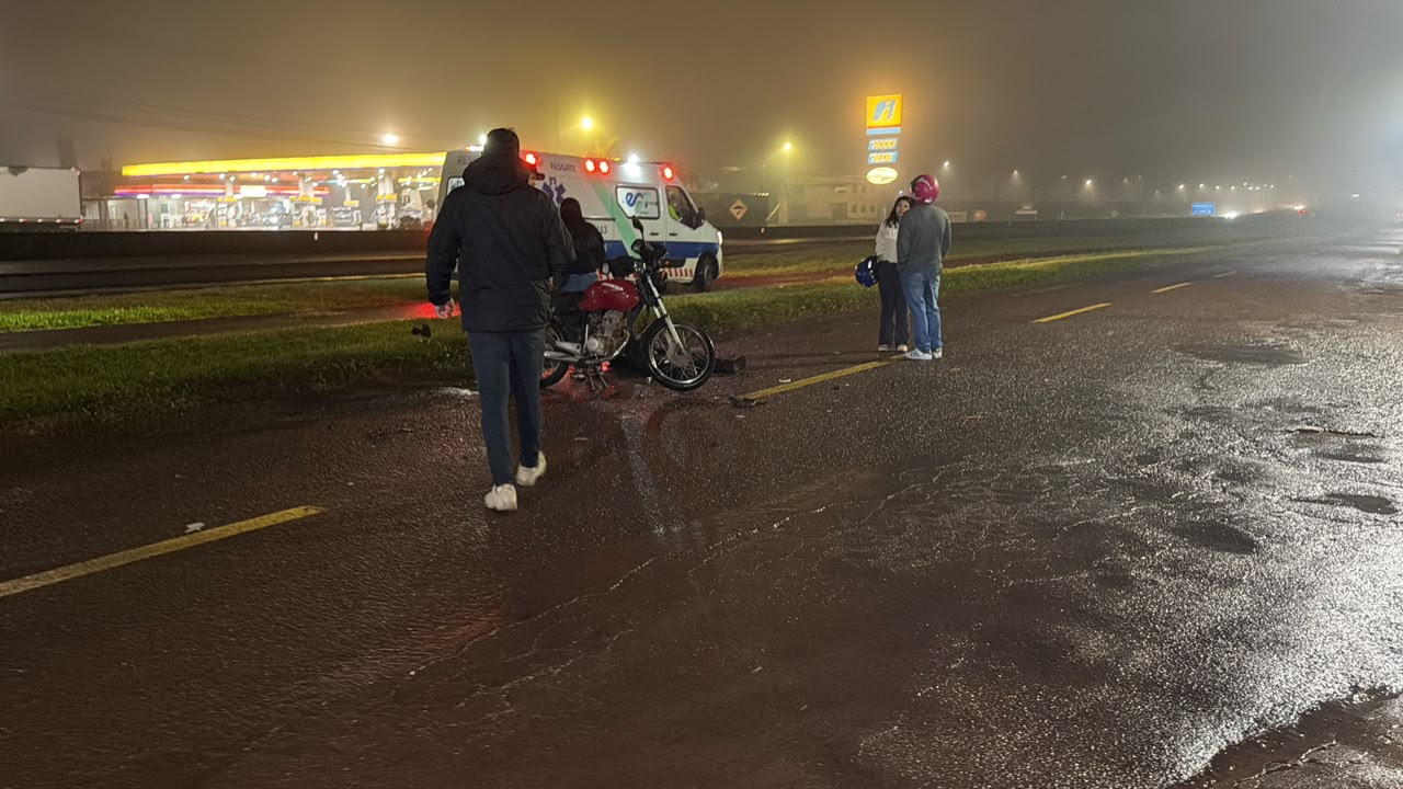 Acidente na marginal da BR-277 deixa motociclista ferido em Cascavel