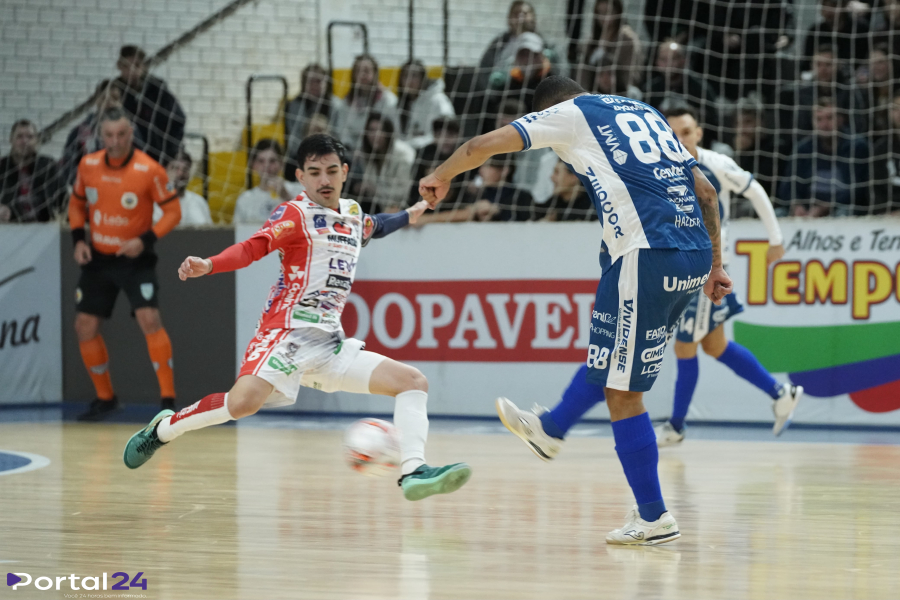 Pato vence o Cascavel Futsal em clássico movimentado pela Série Ouro