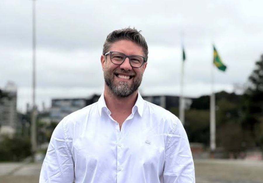 PDT oficializa candidatura de Requião Filho ao Governo do Paraná
