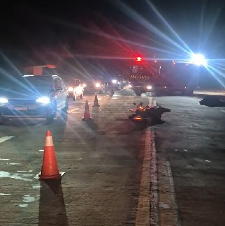 Mulher morre e motociclista fica em estado grave em acidente na PR-280