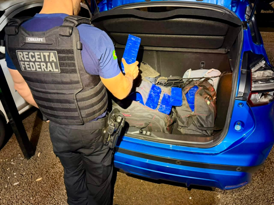 Motorista de aplicativo é preso com mais de 70 quilos de maconha na BR-277