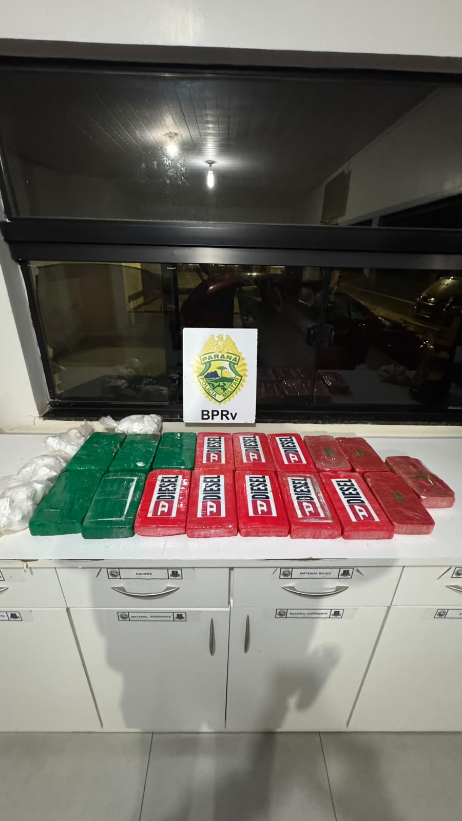 Quase 20 quilos de cocaína e crack são encontrados em tanque de combustível na PR-323