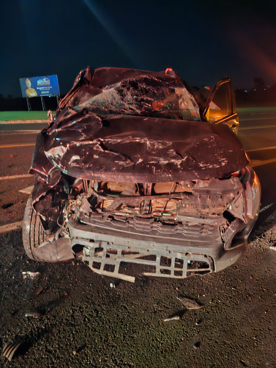 Colisão entre S10 e Hilux deixa dois feridos na PR-497, em Itaipulândia