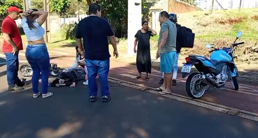 Jovem fica ferida em colisão na Avenida Piquiri