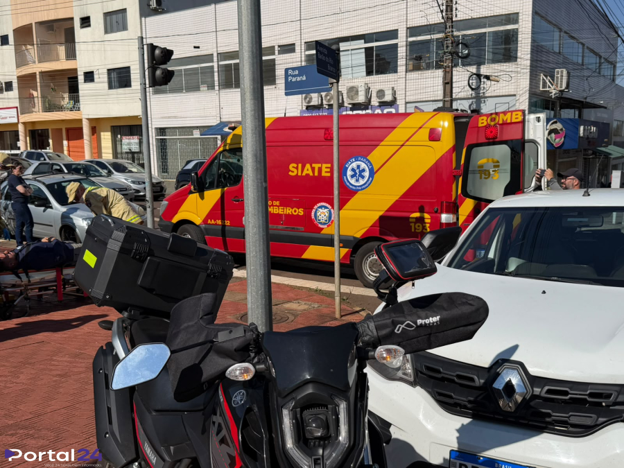 Motociclista fica ferido após colisão com carro no Centro de Cascavel