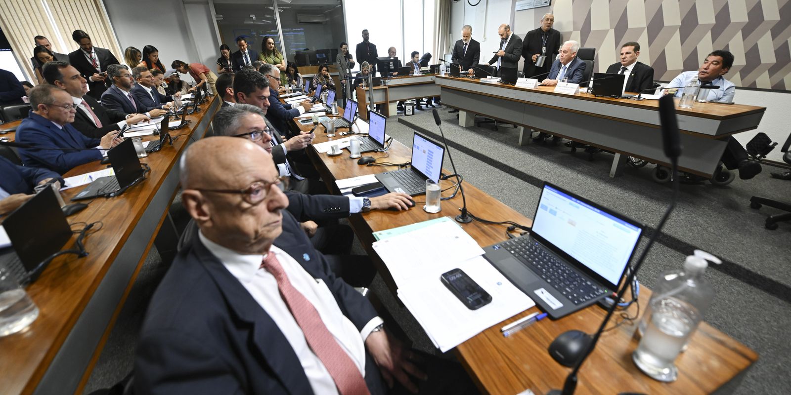 PL da Dosimetria: CCJ reduz para quatro horas prazo de pedido de vista