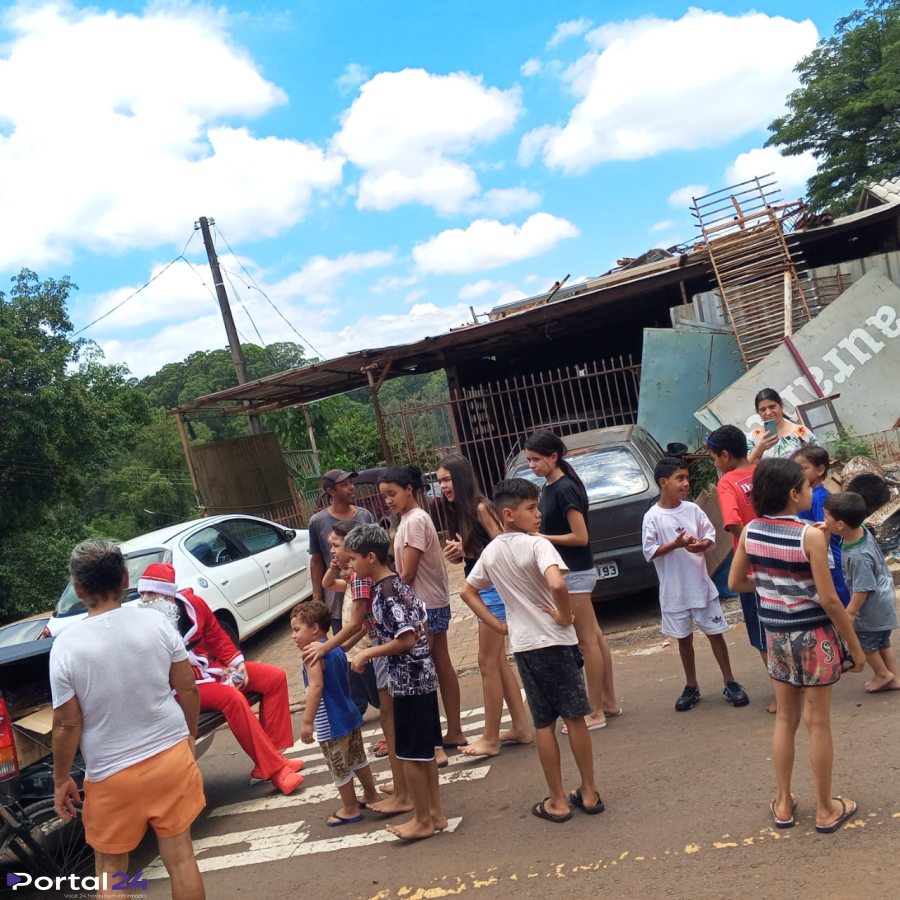 Ação social de Natal leva alegria a crianças de vários bairros de Cascavel