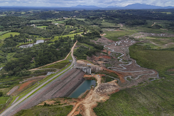 Sanepar inicia última etapa do Reservatório Miringuava com enchimento da barragem
