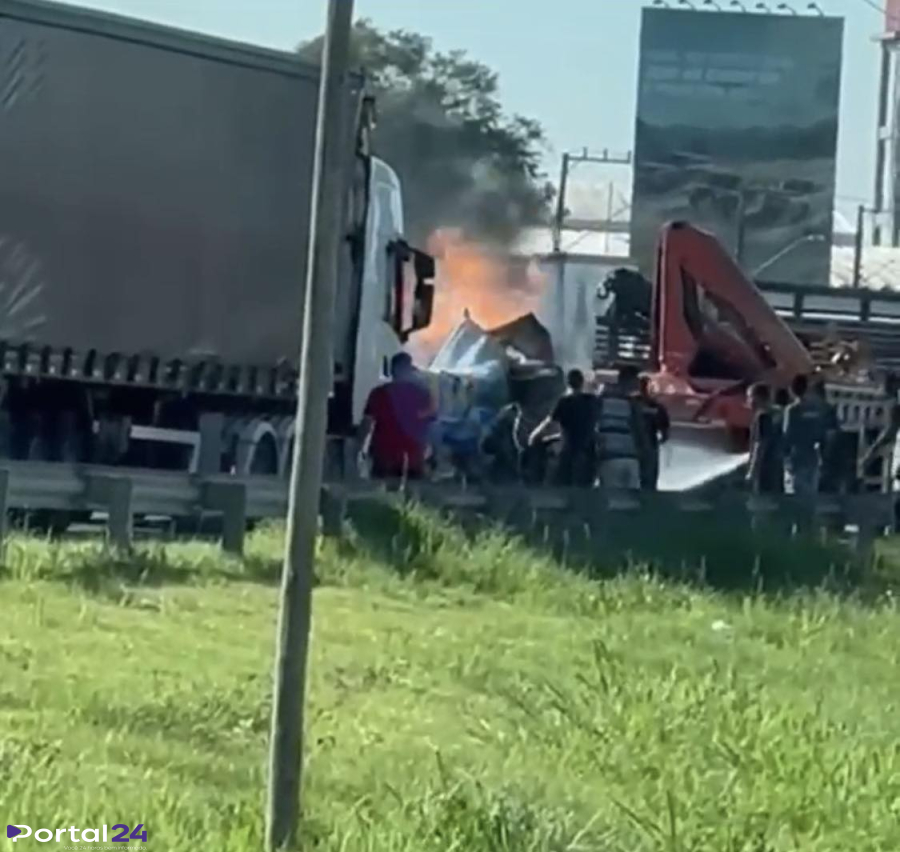 Vídeo: Grave acidente com explosão interdita a BR-101 e mobiliza grande operação de resgate em Itajaí