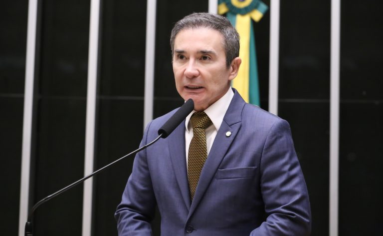 Projeto permite uso do FGTS para tratamento de saúde de animais de estimação