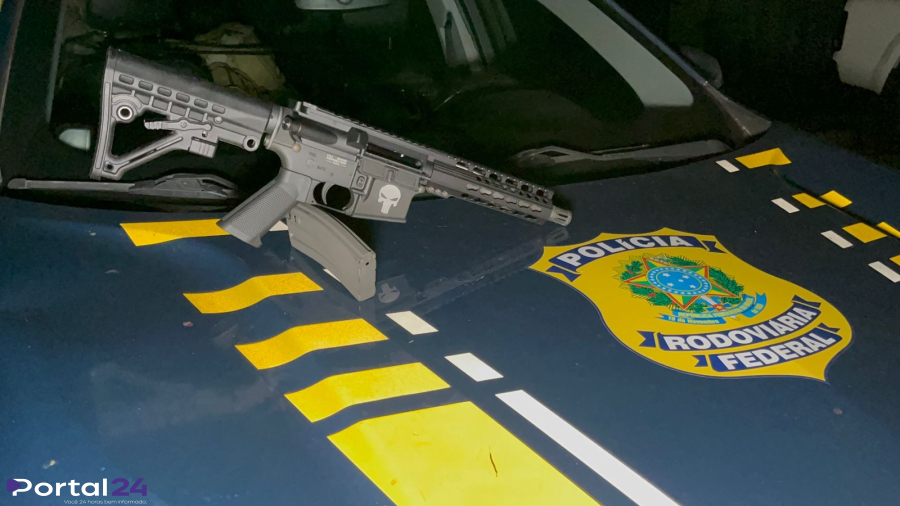 Fuzil calibre 5.56 é apreendido pela PRF durante abordagem na BR-277 em Santa Tereza do Oeste