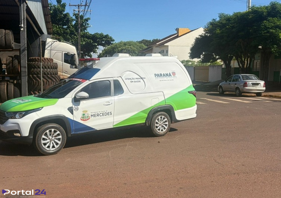 Ambulância se envolve em acidente no Centro de Mercedes