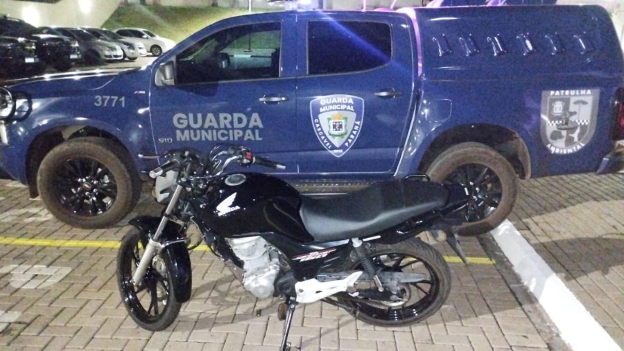 Patrulha Ambiental da GM recupera moto roubada no Gralha Azul