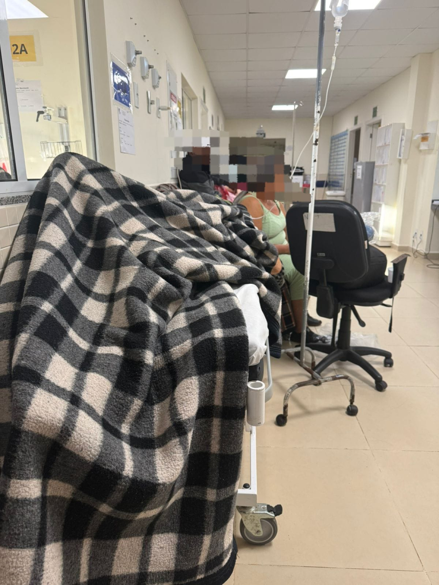 Em desespero, filha denuncia superlotação no HU e pede leito para mãe internada há dias