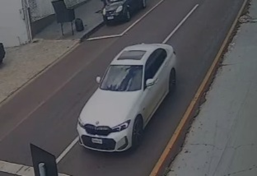 Veja o vídeo: Criminosos chegam de BMW para matar pai e filho