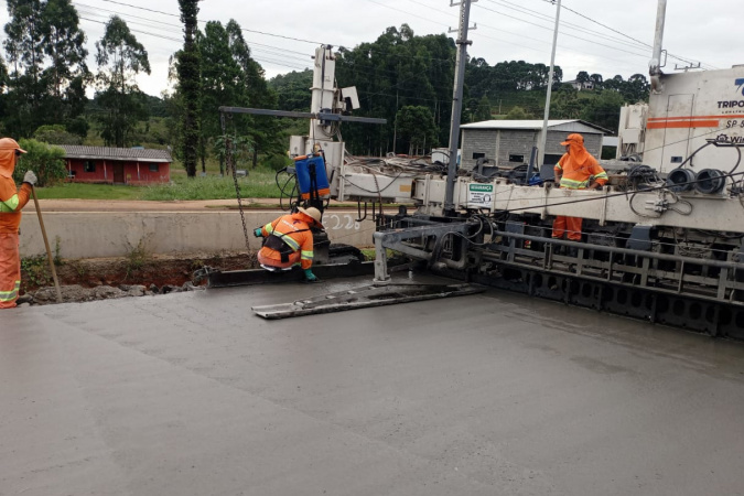 Governo isenta de ICMS cimento para pavimentação e barateia obras no Paraná
