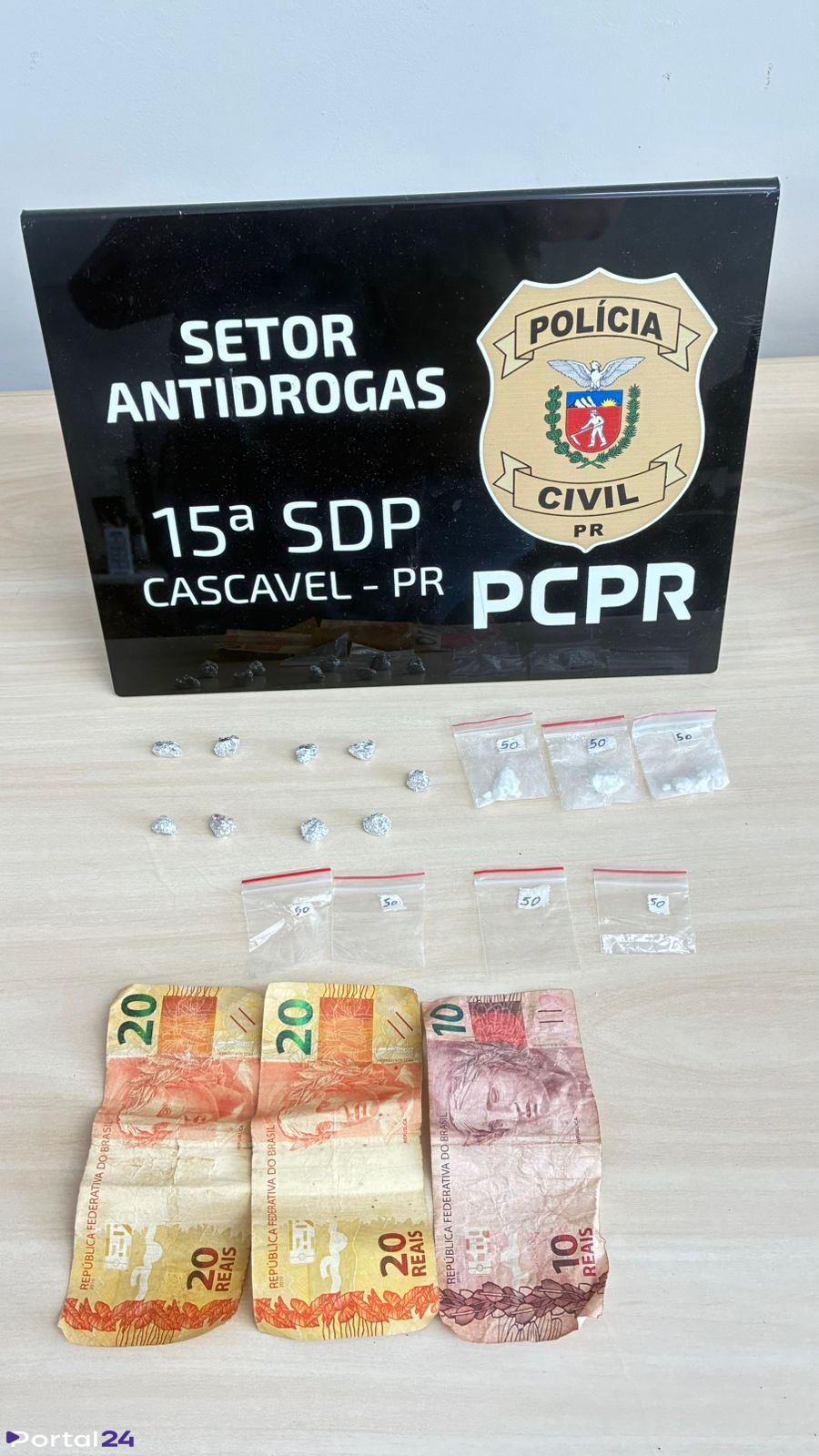 Polícia Civil cumpre mandados e prende suspeito por tráfico de drogas em Cascavel