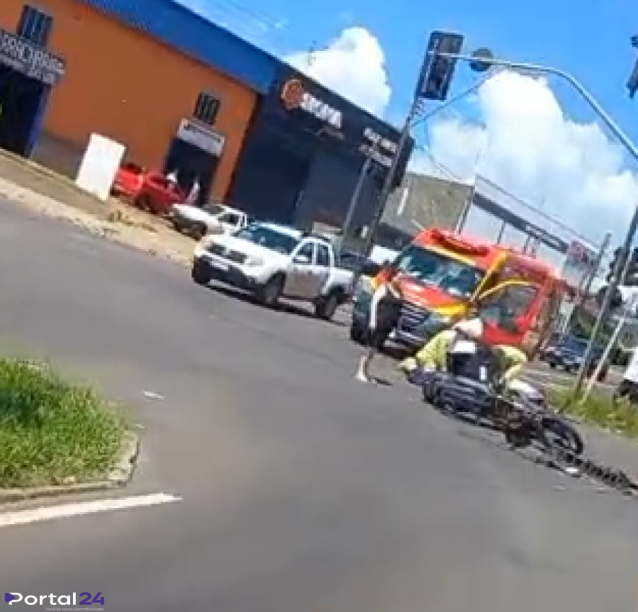 Mulher fica ferida em acidente de trânsito na Avenida Rocha Pombo, em Cascavel