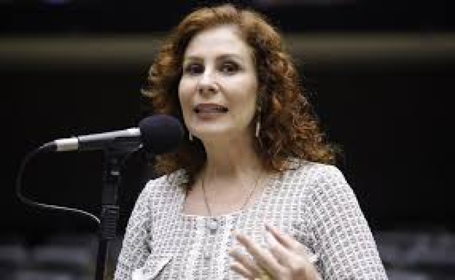 Justiça italiana autoriza extradição de Carla Zambelli ao Brasil