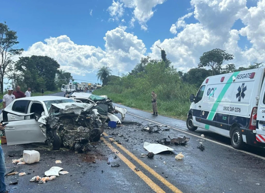 BR‑376: colisão frontal mata jovem de 21 anos e motorista em Diamante do Norte