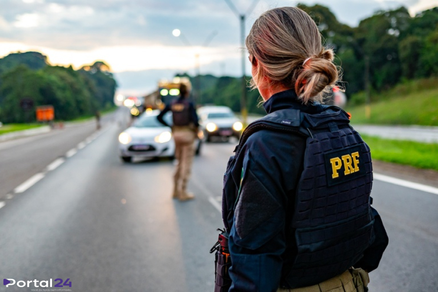 PRF realiza operação com policiais femininas e reforça combate à violência de gênero em Curitiba