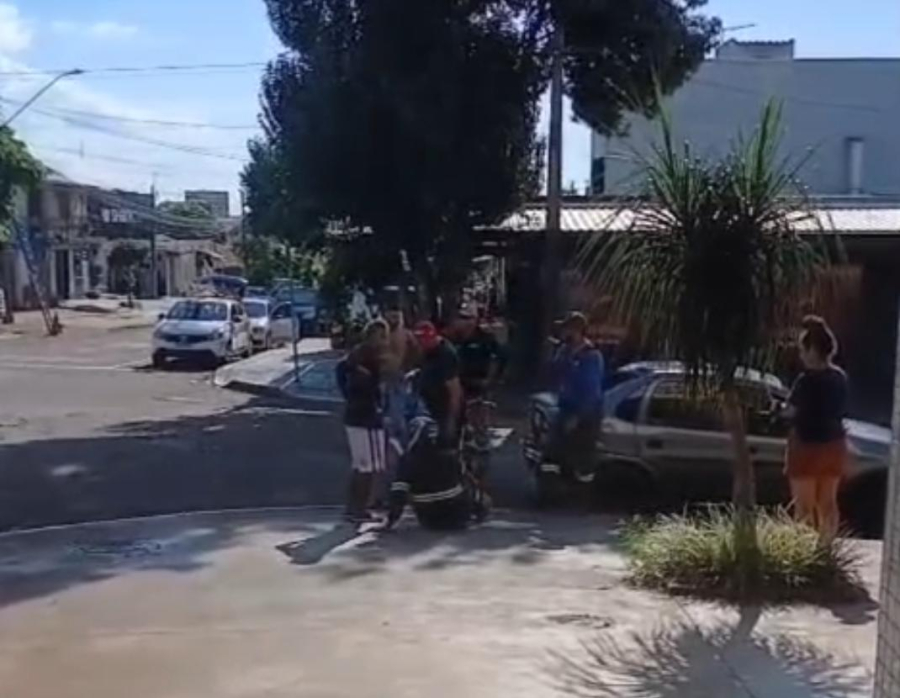 Carro e moto batem no Santo Onofre 