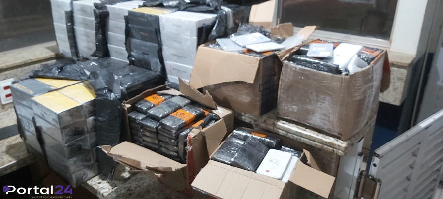 PRF apreende carga de eletrônicos e arma de fogo na BR-277 em São Miguel do Iguaçu